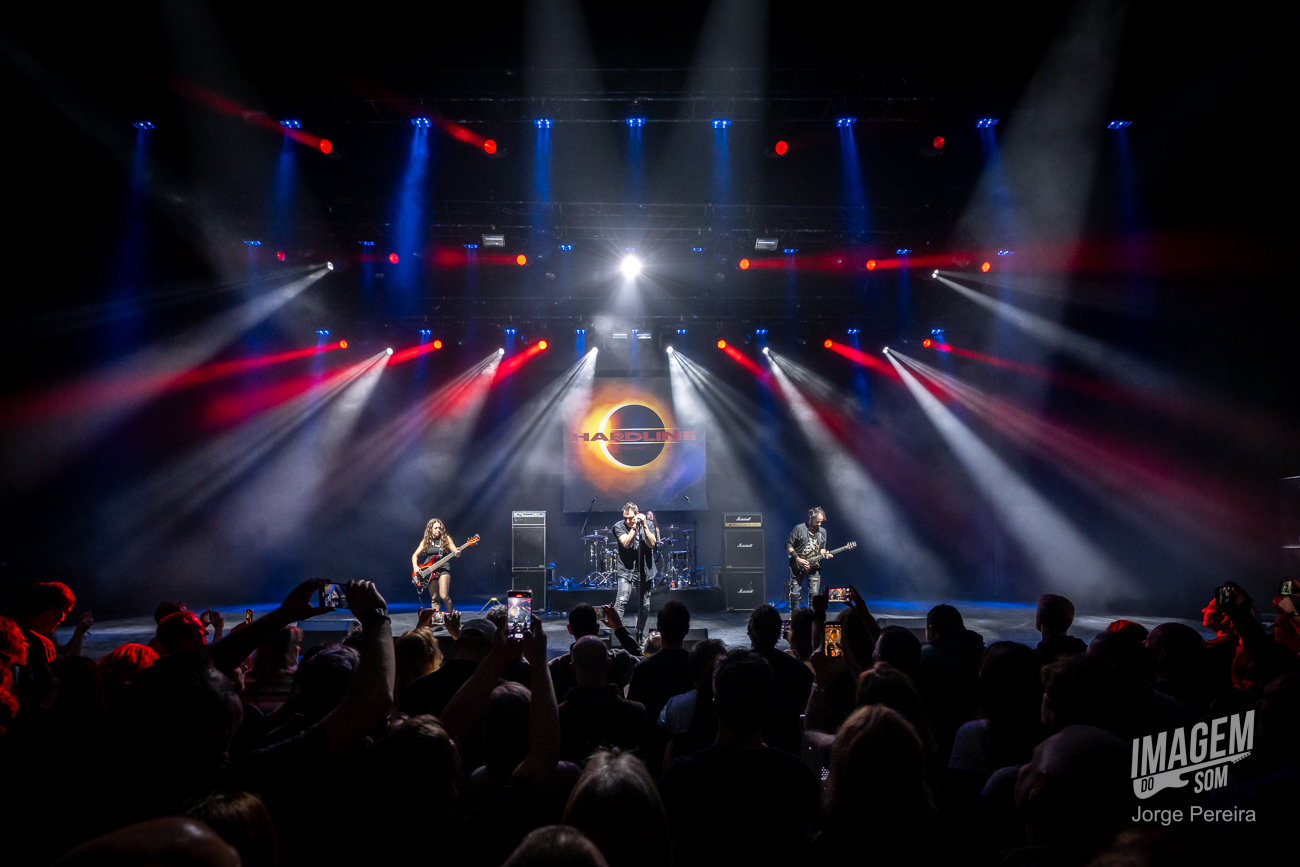 Uma Noite de Rock Intenso: Sevi e Hardline brilham no Casino Estoril